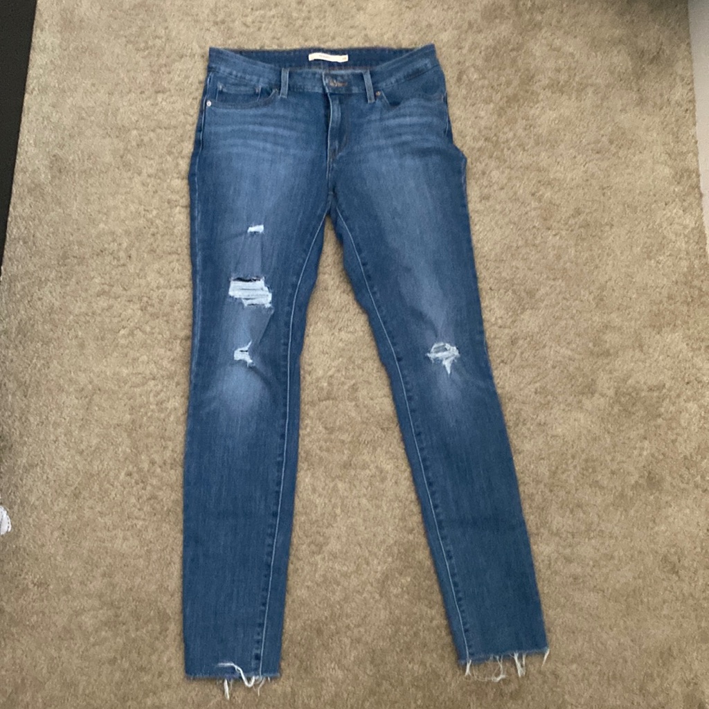 711 Skinny Levis
